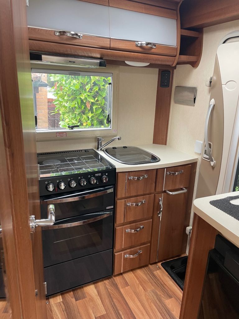 Mercedes-Benz Autosleeper Bourton 2.1 Motorhome- like new condition 
