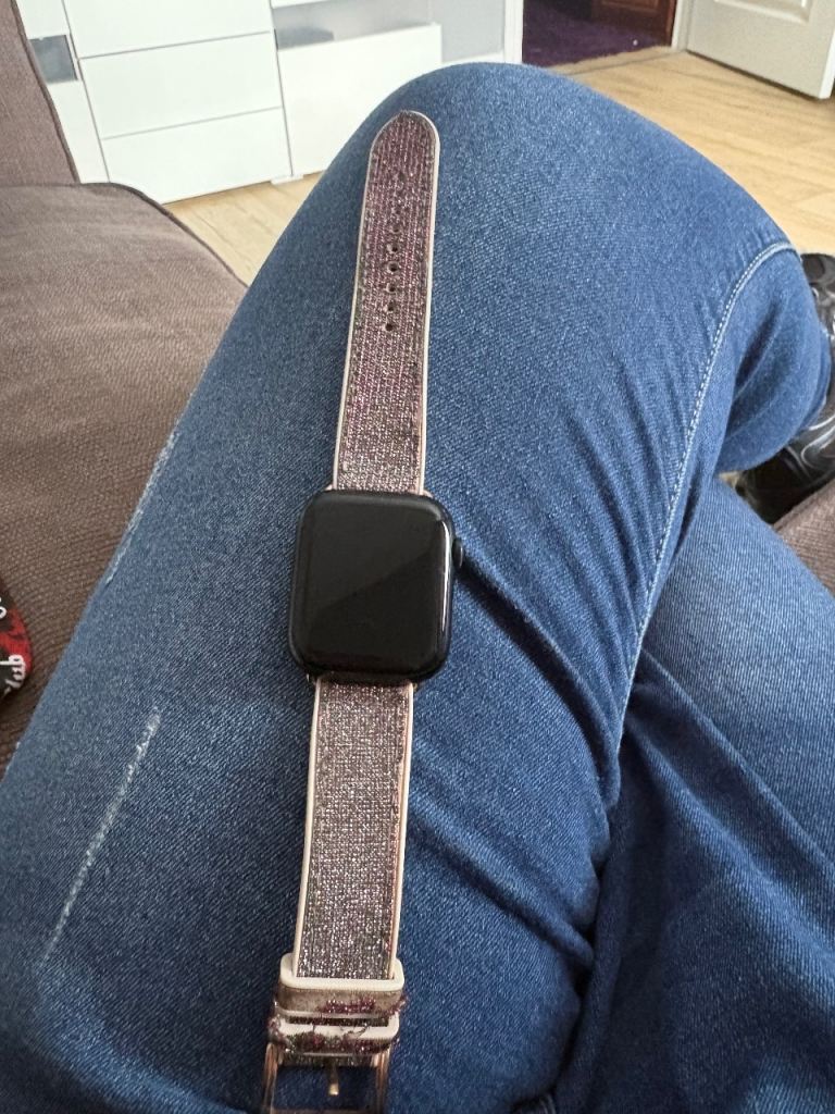 Apple Watch Series 9 45mm cellular and GPS 