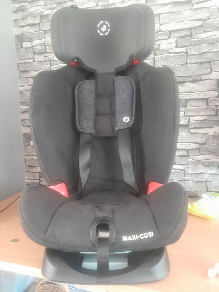 Maxi Cosi Titan car seat