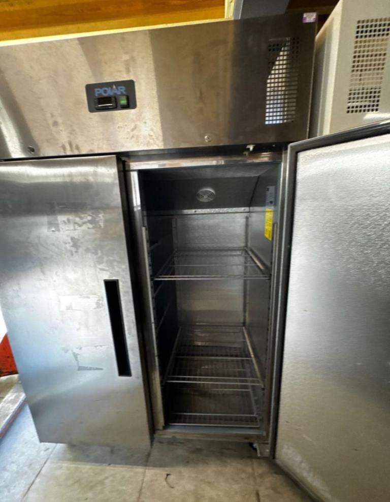 Commercial double door fridge top quality fully serviced cafe shop restaurant takeaway 