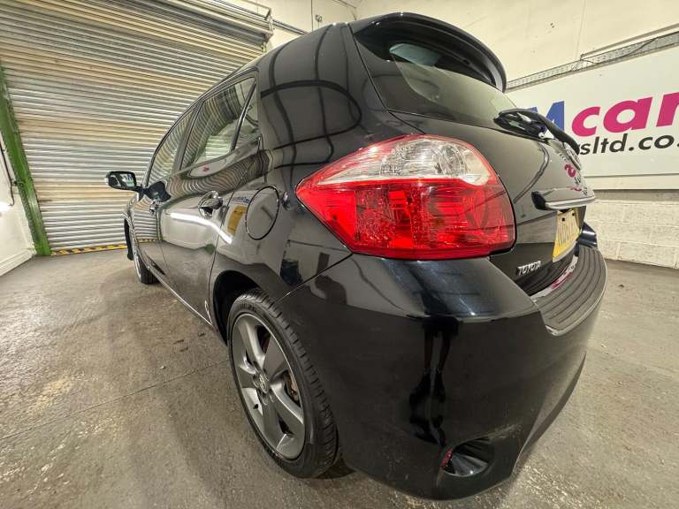 TOYOTA AURIS 1.8 VVT-h T4 2012