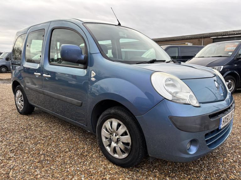 RENAULT Kangoo WHEELCHAIR ACCESSIBLE VEHICLE WAV 1.5 dCi Expression 2011