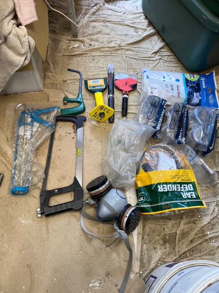 Hand tools. Brick bolster. Hacksaw . Mastic gun