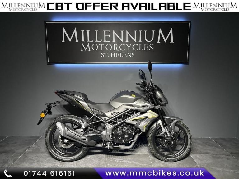 BENELLI BN125 125cc LEARNER LEGAL NAKED MOTORCYCLE RIDE ON A CBT