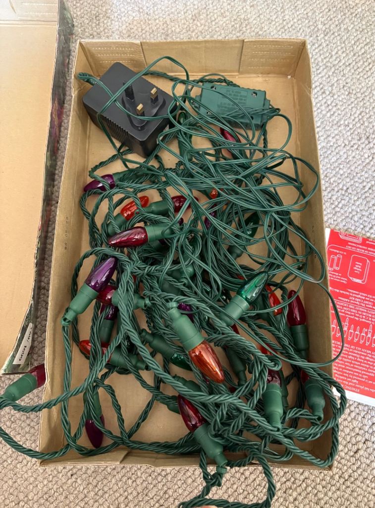Merry Christmas Low Voltage Light Set - 40 Big Bulbs
