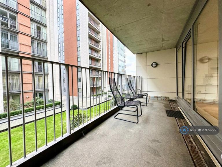 1 bedroom flat in Marmara Apartments, London, E16 (1 bed) (#2709222)