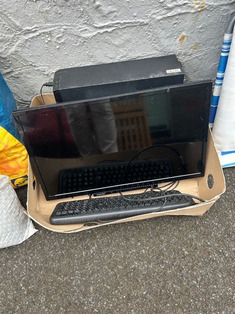 Lenovo Desktop PC with Monitor and Keyboard