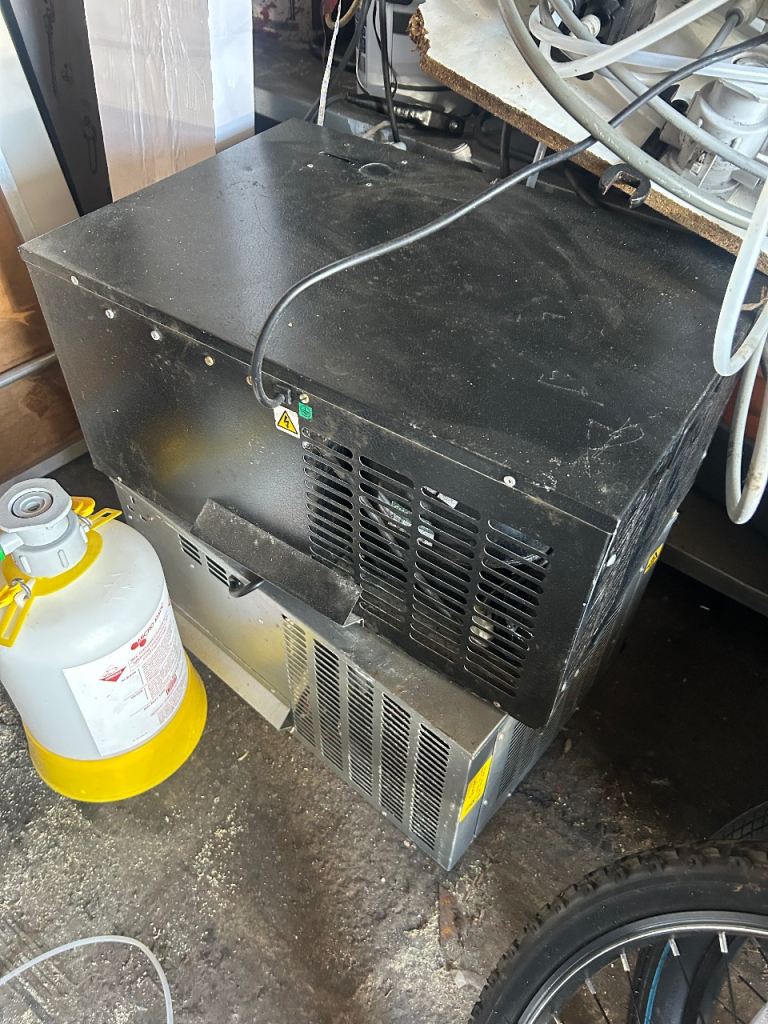 Beer/lager / cider  coolers 