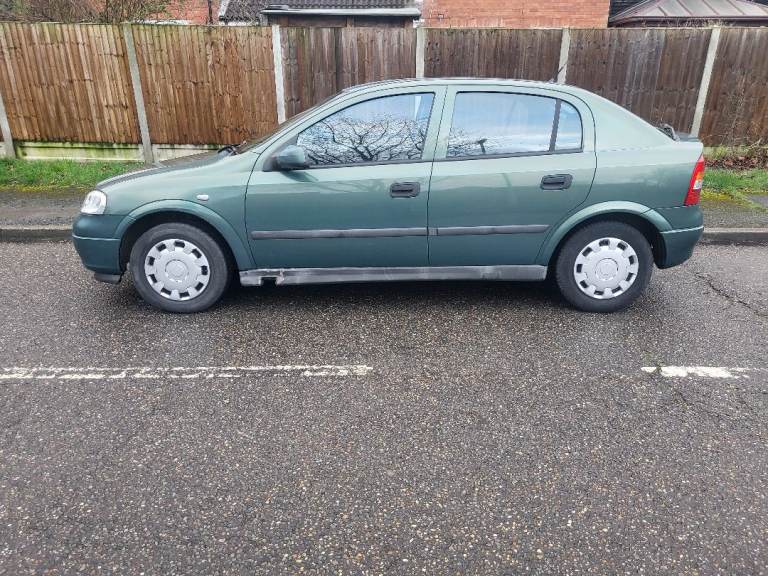 Automatic Vauxhall Astra 1.6. Only 39600 miles!