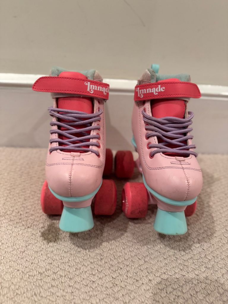 Lmnade roller skates