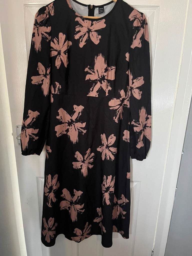 SHEIN Black Floral Long Sleeve Dress - Size M, Good Condition