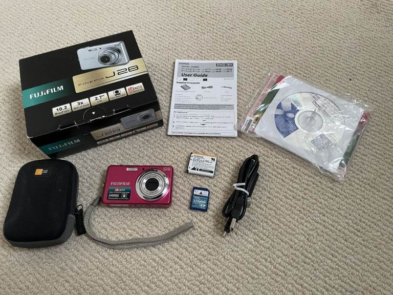 Fuji Finepix J28 digital camera
