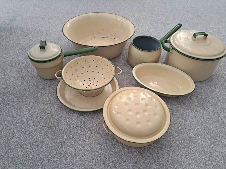 Vintage 1930s enamel cookware