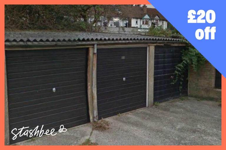 Garage to rent in Woodford Green (IG8) | Stashbee