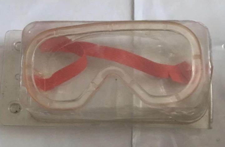 Protective goggles