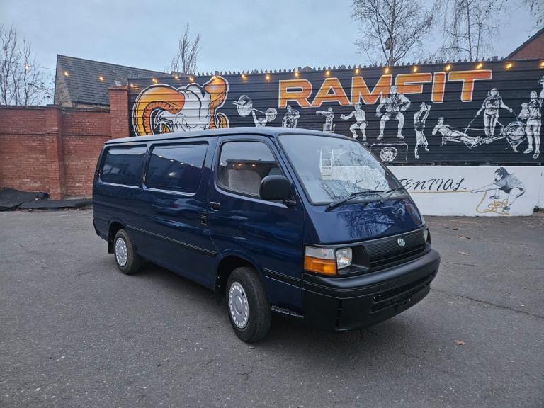 Toyota Hiace 