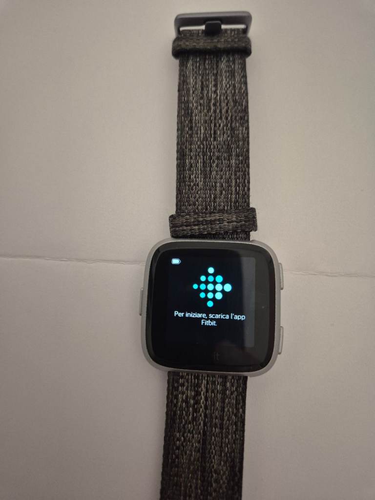 Fitbit versa speacial edition & galaxy watch 5.   Offers 