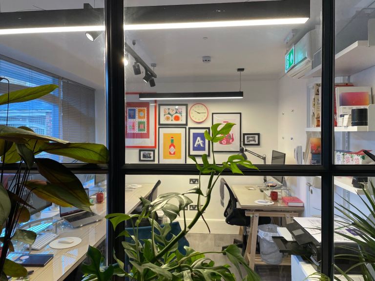 Desk Rental with Meeting Room