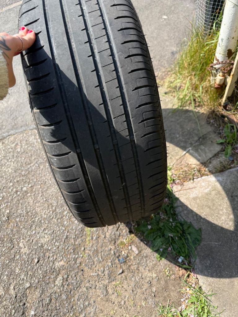225/45 R19