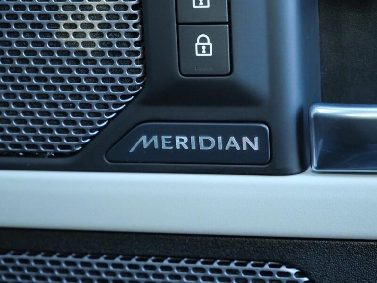 2020 Land Rover Defender 2.0 P300 SE 110 5dr Auto ESTATE PETROL Automatic