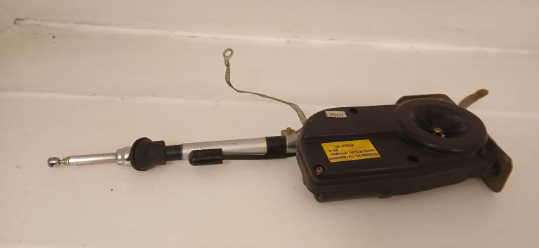 JAGUAR XK8 XKR XJ8 XJR ELECTRIC AERIAL LJA4120AB  - FITS 1996 - 2002