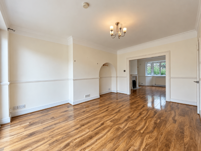 Beautiful four-bedroom home, with a garden, two bathrooms and driveway parking in Worcester Park KT4