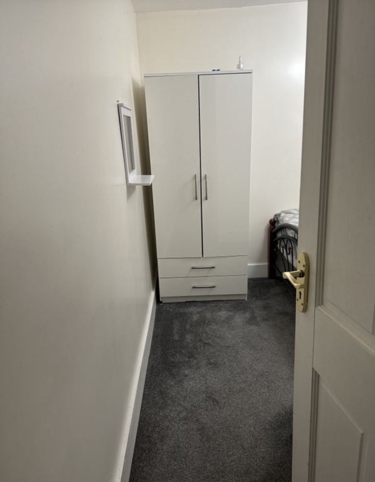 Double bedroom for female £580