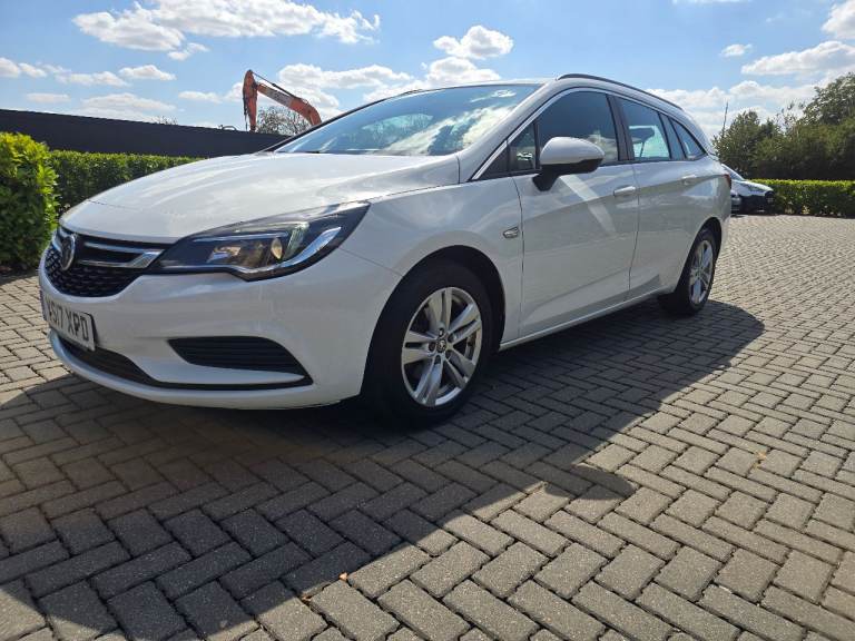 Vauxhall, ASTRA, Estate, 2017, Manual, 1598 (cc), 5 doors