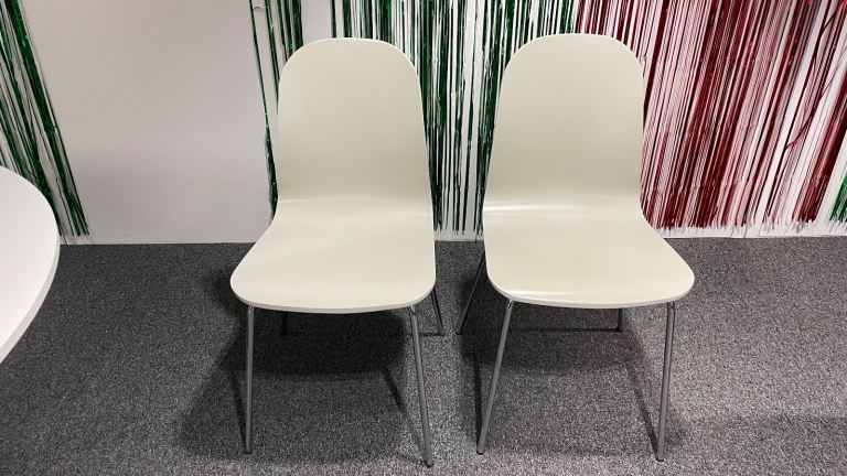 2 x dining chairs in excellent condition!