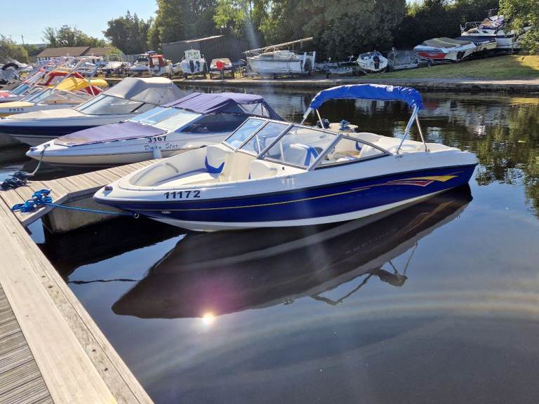 Bayliner 175 boat