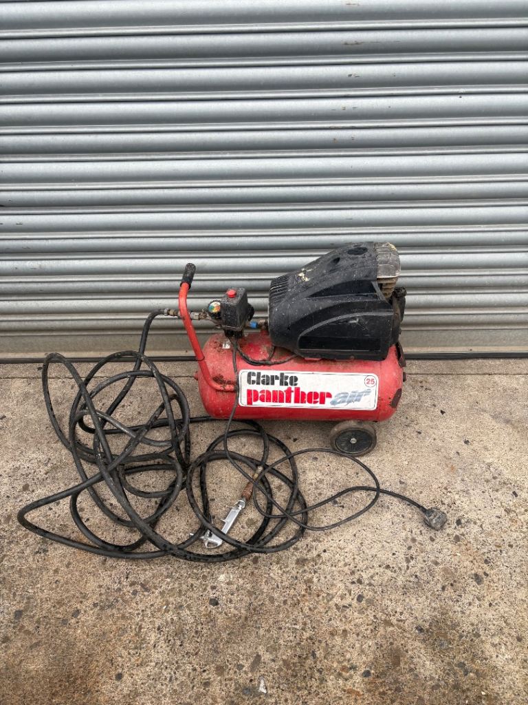 Clarke Panther compressor 25 litre tank 9.3cfm includes airline and gun. 