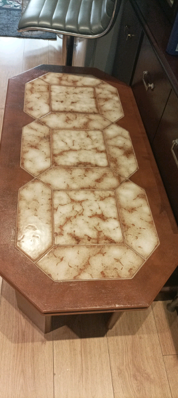Central table and side table 