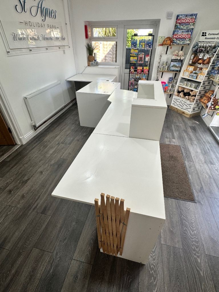 5 piece reception desk
