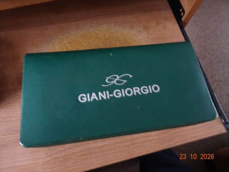 GIANI-GIORGIO QUARTZ WATCH Stainless Steel, back water Resistant.