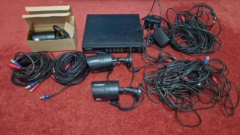 Floureon video security cctv system (4 cameras& box)
