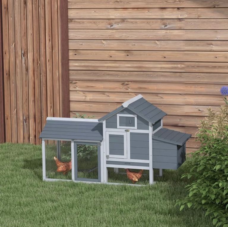 Chicken Coop with Enclosed Run