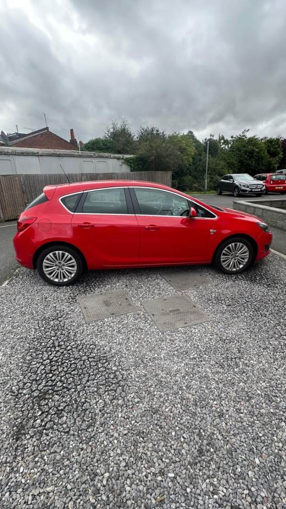 57,000 miles Vauxhall, ASTRA, Hatchback, 2014, Manual, 1598 (cc), 5 door