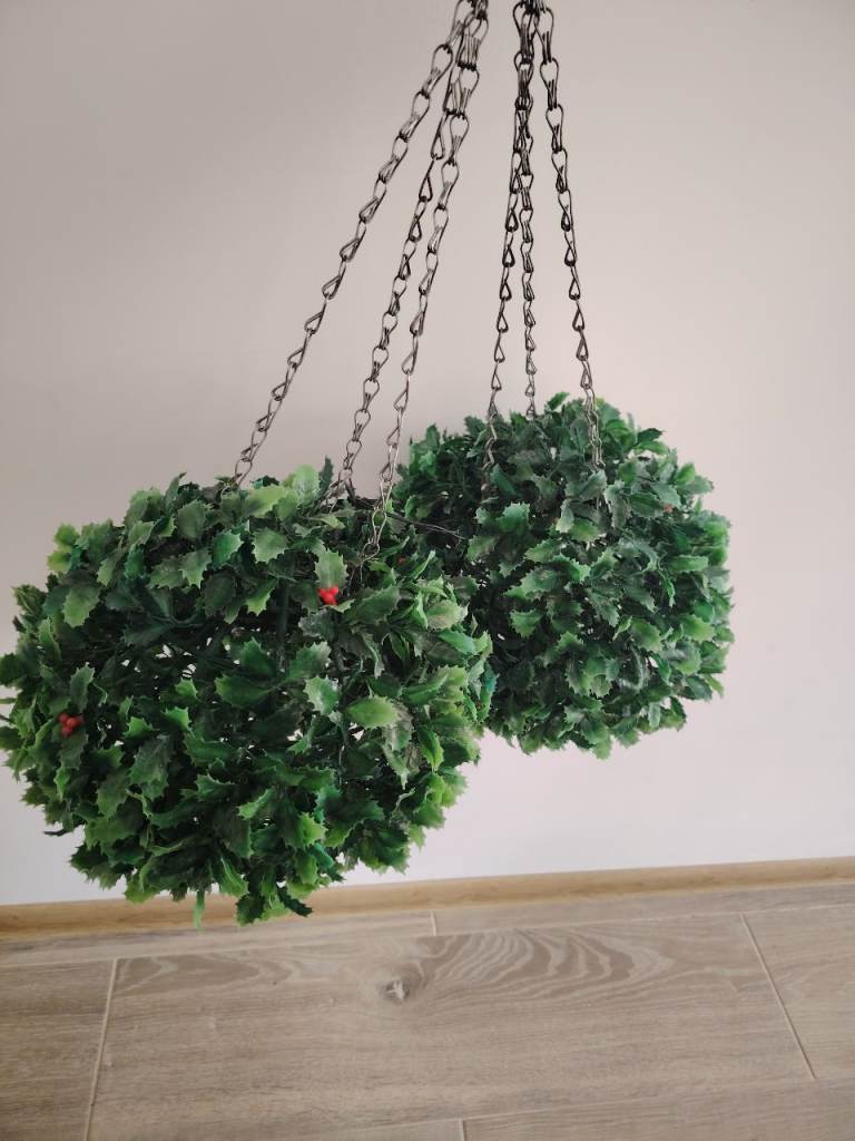Pair of Light-Up Hanging Holly Topiary Balls – Green 25 cm