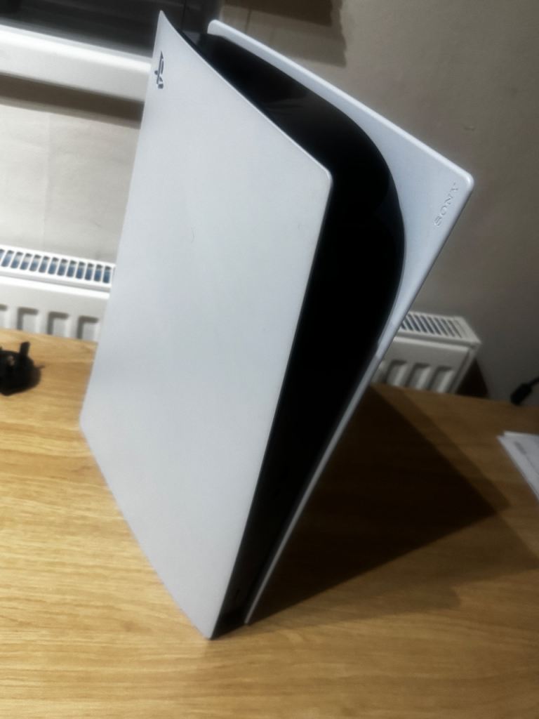 Sony Playstation 5 Digital Edition 825gb, White - (No controller)