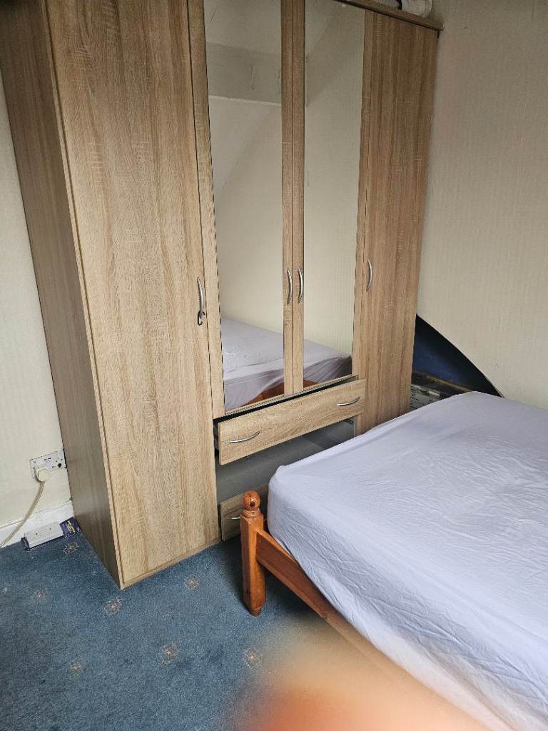 Separate or Sharing room