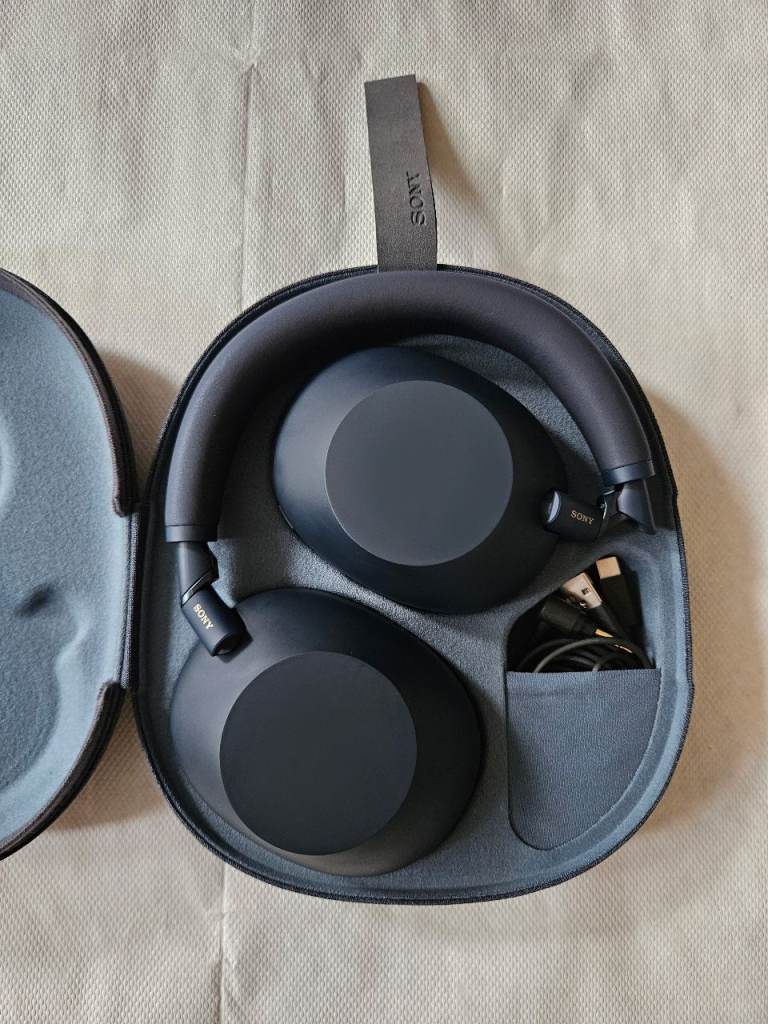 Sony WH-1000XM6 Wireless Noise Cancelling Headphones - Midnight Blue - Mint!