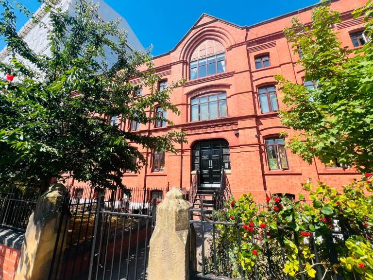Spacious 2-Bedroom Property Available – M16 9YD