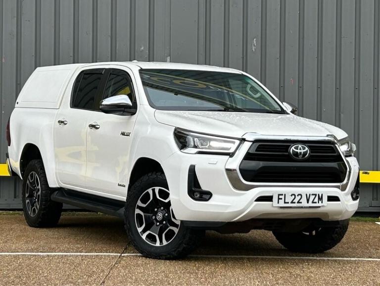 2022 Toyota Hilux 2.4 D-4D Invincible Pickup Double Cab 4dr Diesel Manual 4WD Euro 6 (s/s) (1 Pic...
