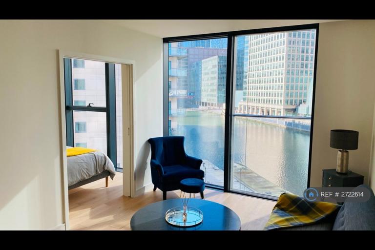 1 bedroom flat in Hampton Tower, London, E14 (1 bed) (#2722614)