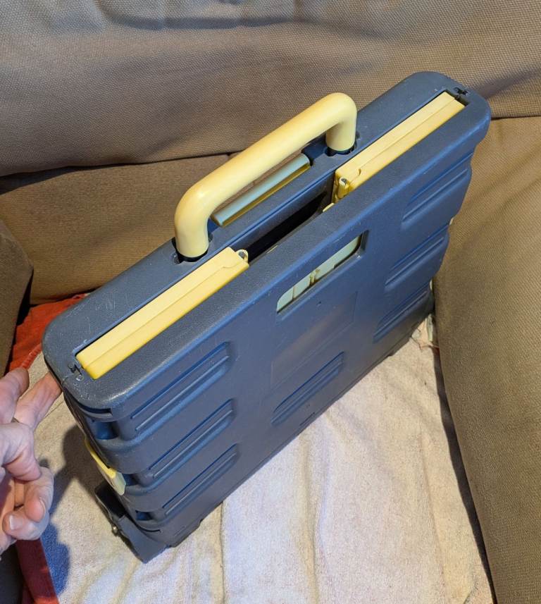 Folding crate truck on wheels 