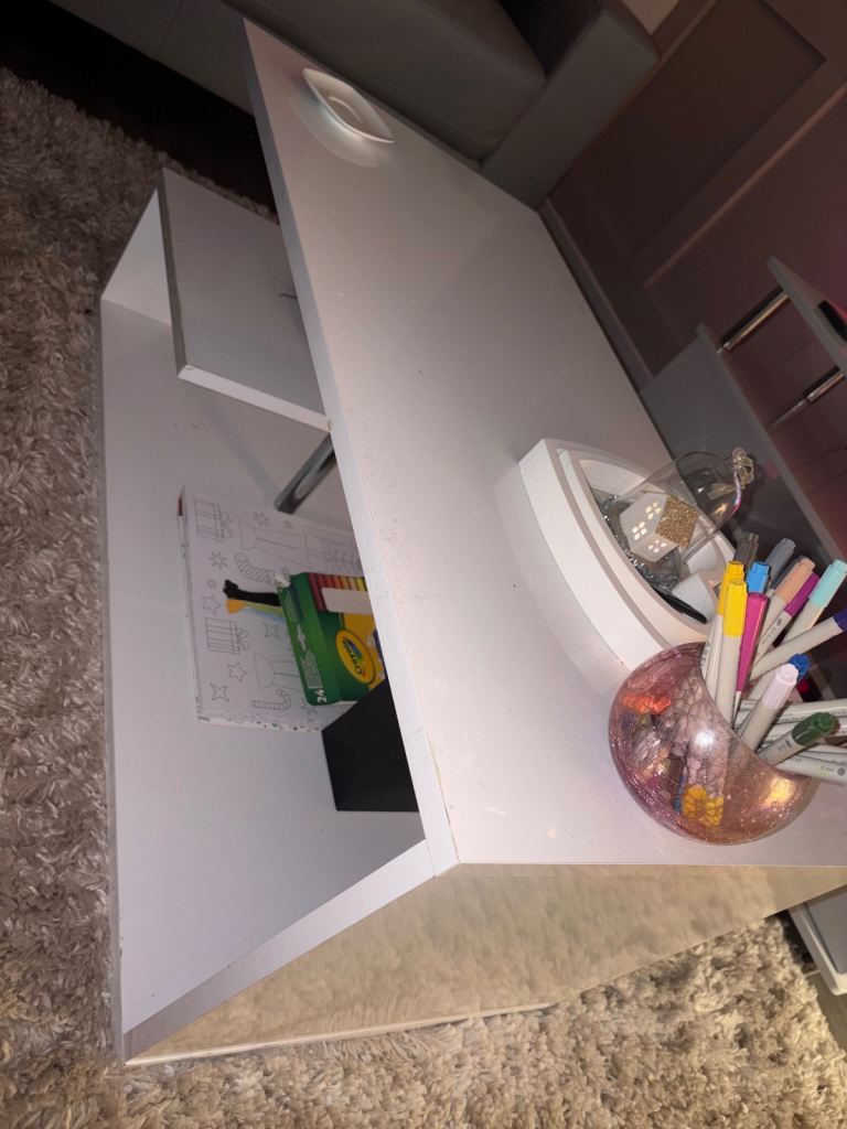 Coffee table, Tv unit & side table set