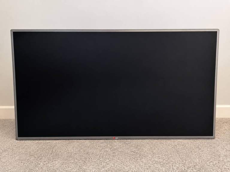 LG Flat Screen TV – Good Condition