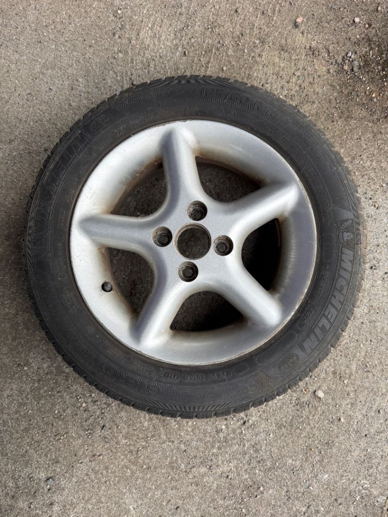 4x 14” alloy wheels with good tyres - MX5