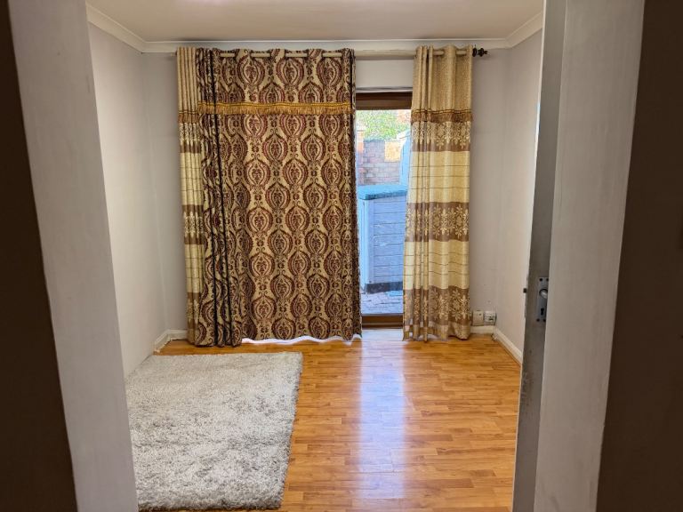 1 Bed spacious portion near T4 Heathrow 