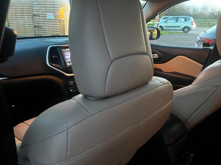 2016 Jeep Cherokee 2.2 Multijet 200 Limited Active Drive II 5dr Auto ESTATE DIESEL Automatic